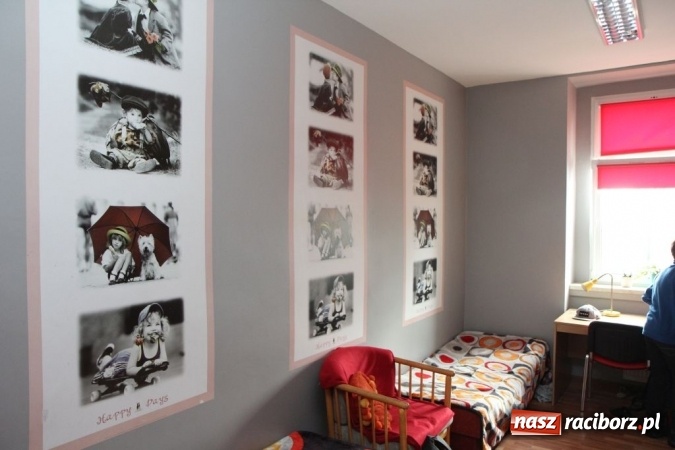 Zdjęcie w galerii na portalu naszraciborz.pl: Rafako S.A. wyposażyło pokoje w Powiatowym Domu Dziecka w Gorzyczkach  wiadomości z regionu