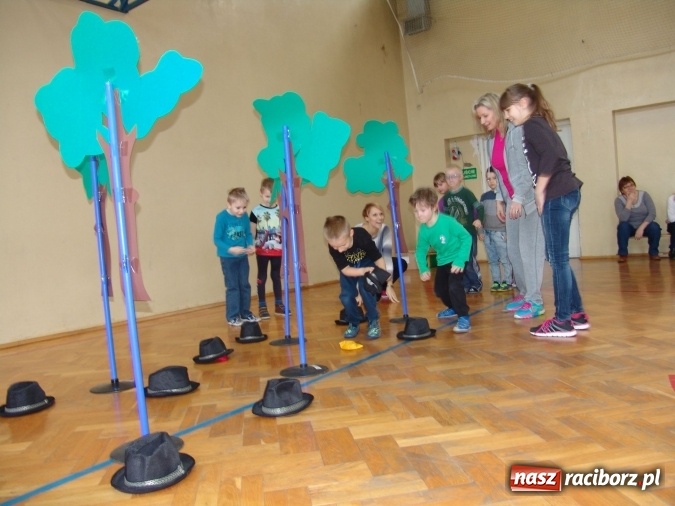 Zdjęcie w galerii na portalu naszraciborz.pl: Najstarsze przedszkolaki znów w progach SP18 wiadomości z regionu