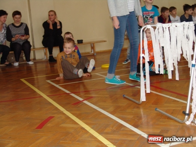 Zdjęcie w galerii na portalu naszraciborz.pl: Najstarsze przedszkolaki znów w progach SP18 wiadomości z regionu