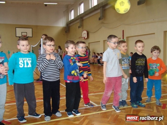 Zdjęcie w galerii na portalu naszraciborz.pl: Najstarsze przedszkolaki znów w progach SP18 wiadomości z regionu