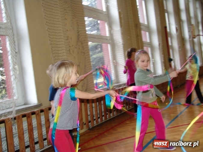 Zdjęcie w galerii na portalu naszraciborz.pl: Najstarsze przedszkolaki znów w progach SP18 wiadomości z regionu