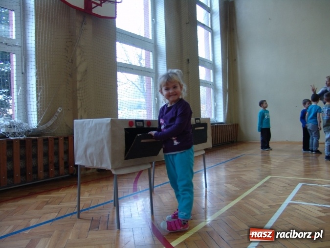 Zdjęcie w galerii na portalu naszraciborz.pl: Najstarsze przedszkolaki znów w progach SP18 wiadomości z regionu