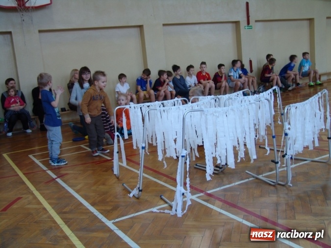 Zdjęcie w galerii na portalu naszraciborz.pl: Najstarsze przedszkolaki znów w progach SP18 wiadomości z regionu