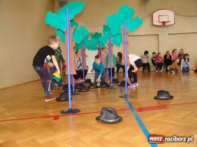 Zdjęcie w galerii na portalu naszraciborz.pl: Najstarsze przedszkolaki znów w progach SP18 wiadomości z regionu