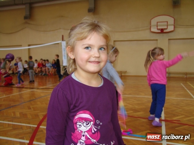 Zdjęcie w galerii na portalu naszraciborz.pl: Najstarsze przedszkolaki znów w progach SP18 wiadomości z regionu