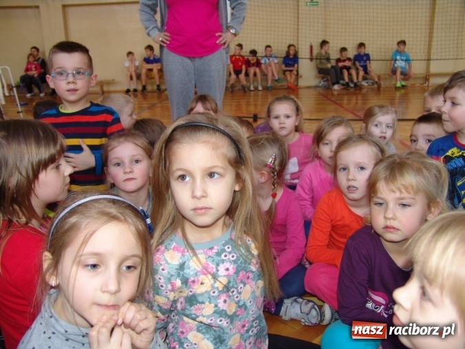 Zdjęcie w galerii na portalu naszraciborz.pl: Najstarsze przedszkolaki znów w progach SP18 wiadomości z regionu