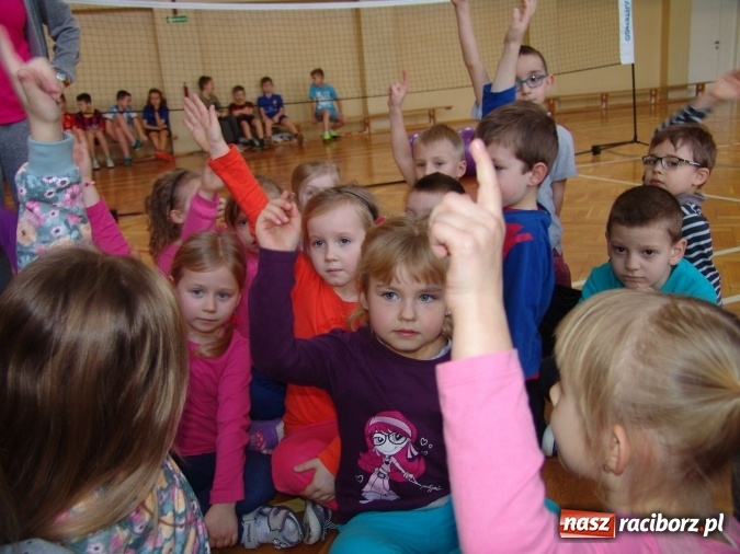 Zdjęcie w galerii na portalu naszraciborz.pl: Najstarsze przedszkolaki znów w progach SP18 wiadomości z regionu