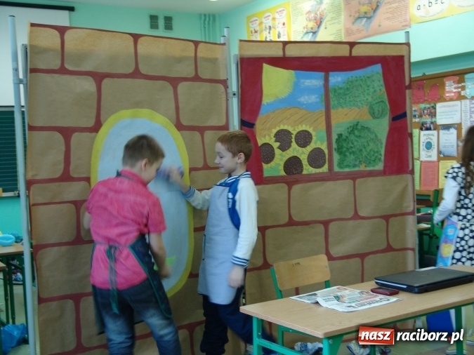 Zdjęcie w galerii na portalu naszraciborz.pl: Najstarsze przedszkolaki znów w progach SP18 wiadomości z regionu