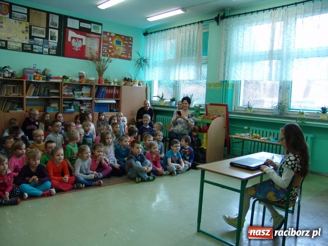 Zdjęcie w galerii na portalu naszraciborz.pl: Najstarsze przedszkolaki znów w progach SP18 wiadomości z regionu