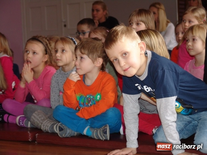 Zdjęcie w galerii na portalu naszraciborz.pl: Najstarsze przedszkolaki znów w progach SP18 wiadomości z regionu