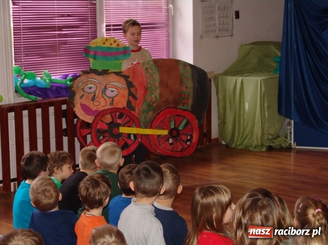 Zdjęcie w galerii na portalu naszraciborz.pl: Najstarsze przedszkolaki znów w progach SP18 wiadomości z regionu