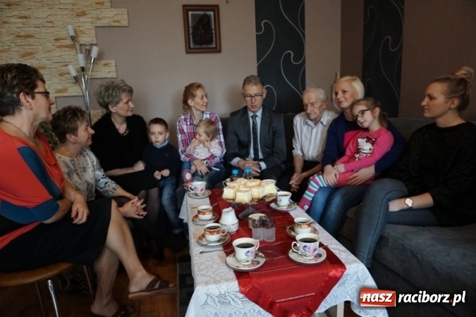Zdjęcie w galerii na portalu naszraciborz.pl: Sto lat pana Władysława. Życzenia od prezydenta i list od premier, a kondycji nic tylko pozazdrościć wiadomości z regionu