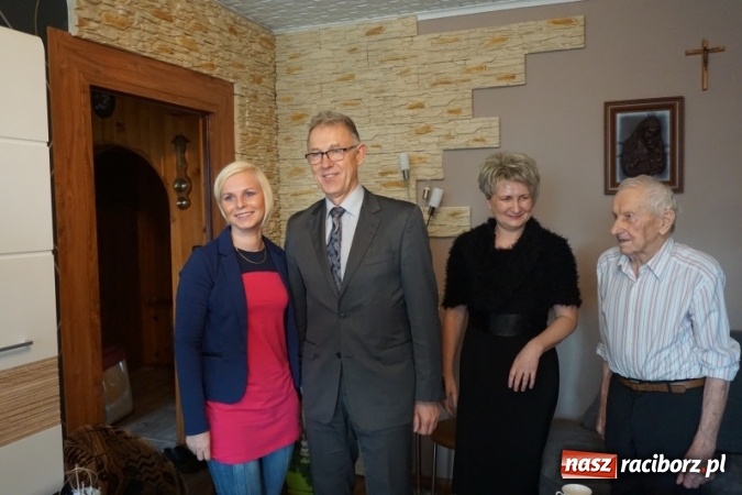 Zdjęcie w galerii na portalu naszraciborz.pl: Sto lat pana Władysława. Życzenia od prezydenta i list od premier, a kondycji nic tylko pozazdrościć wiadomości z regionu