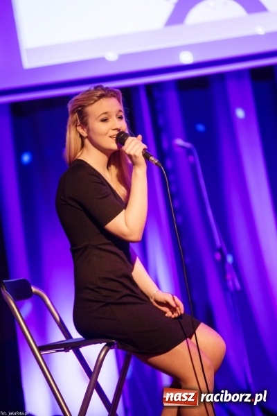 Zdjęcie w galerii na portalu naszraciborz.pl: Walentynkowy czwartek z zespołem Miraż w Młodzieżowym Domu Kultury wiadomości z regionu