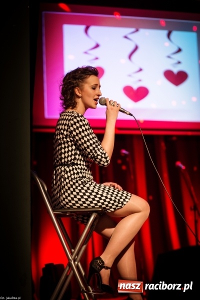 Zdjęcie w galerii na portalu naszraciborz.pl: Walentynkowy czwartek z zespołem Miraż w Młodzieżowym Domu Kultury wiadomości z regionu