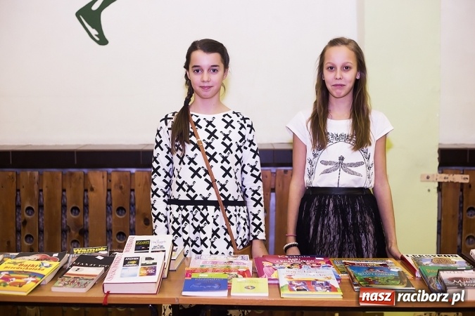 Zdjęcie w galerii na portalu naszraciborz.pl: Dzień książki dla Afryki w Borucinie wiadomości z regionu