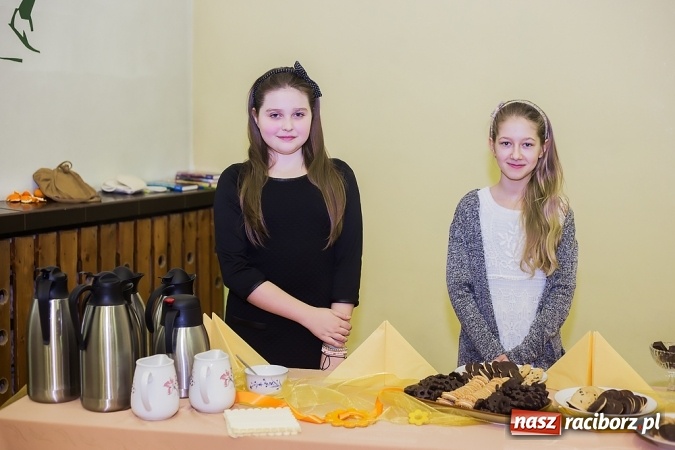 Zdjęcie w galerii na portalu naszraciborz.pl: Dzień książki dla Afryki w Borucinie wiadomości z regionu