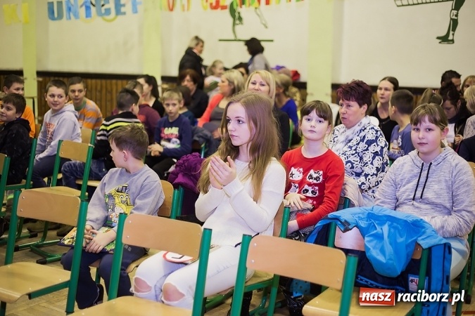 Zdjęcie w galerii na portalu naszraciborz.pl: Dzień książki dla Afryki w Borucinie wiadomości z regionu