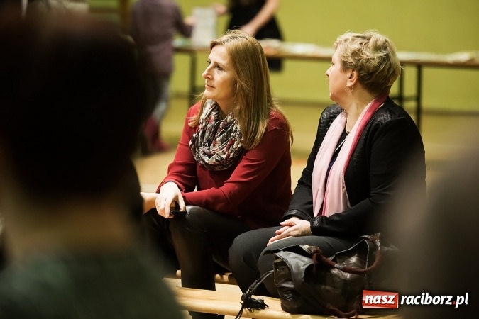 Zdjęcie w galerii na portalu naszraciborz.pl: Dzień książki dla Afryki w Borucinie wiadomości z regionu