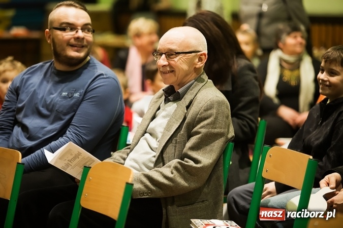 Zdjęcie w galerii na portalu naszraciborz.pl: Dzień książki dla Afryki w Borucinie wiadomości z regionu