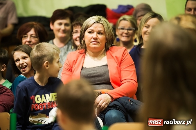 Zdjęcie w galerii na portalu naszraciborz.pl: Dzień książki dla Afryki w Borucinie wiadomości z regionu