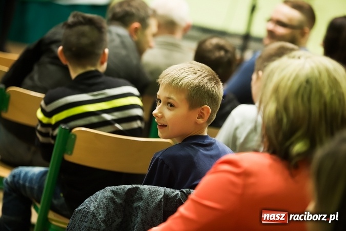 Zdjęcie w galerii na portalu naszraciborz.pl: Dzień książki dla Afryki w Borucinie wiadomości z regionu