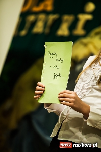 Zdjęcie w galerii na portalu naszraciborz.pl: Dzień książki dla Afryki w Borucinie wiadomości z regionu