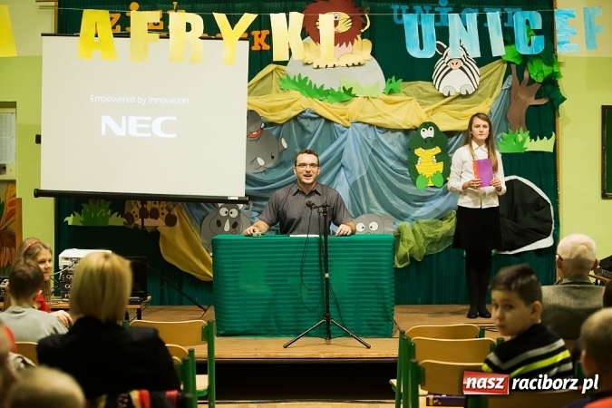 Zdjęcie w galerii na portalu naszraciborz.pl: Dzień książki dla Afryki w Borucinie wiadomości z regionu