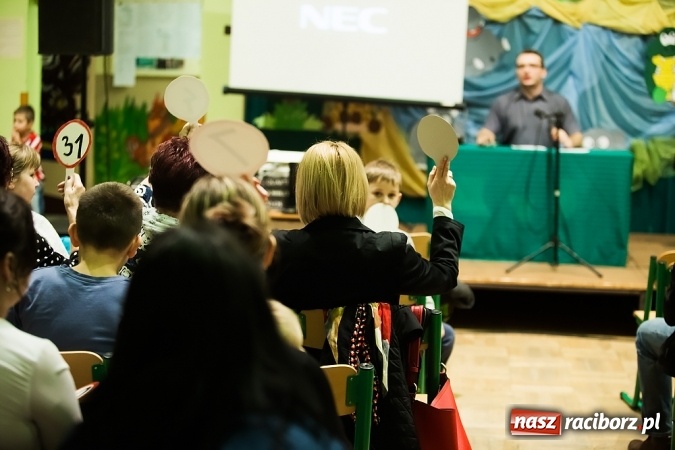 Zdjęcie w galerii na portalu naszraciborz.pl: Dzień książki dla Afryki w Borucinie wiadomości z regionu