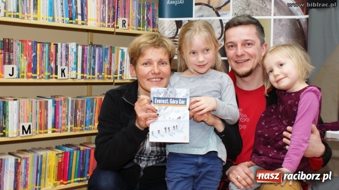 Zdjęcie w galerii na portalu naszraciborz.pl: Sukces jest jak góra lodowa - zdobywczyni Korony Ziemi w bibliotece wiadomości z regionu