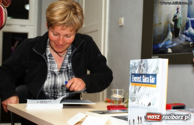 Zdjęcie w galerii na portalu naszraciborz.pl: Sukces jest jak góra lodowa - zdobywczyni Korony Ziemi w bibliotece wiadomości z regionu