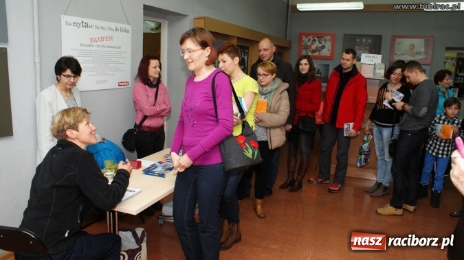 Zdjęcie w galerii na portalu naszraciborz.pl: Sukces jest jak góra lodowa - zdobywczyni Korony Ziemi w bibliotece wiadomości z regionu