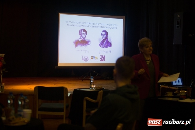 Zdjęcie w galerii na portalu naszraciborz.pl: 25. Powiatowy Konkurs Recytatorski Tw&oacute;rczości Adama Mickiewicza i Josepha von Eichendorffa wiadomości z regionu
