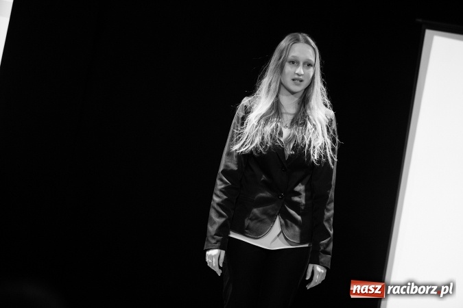 Zdjęcie w galerii na portalu naszraciborz.pl: 25. Powiatowy Konkurs Recytatorski Tw&oacute;rczości Adama Mickiewicza i Josepha von Eichendorffa wiadomości z regionu