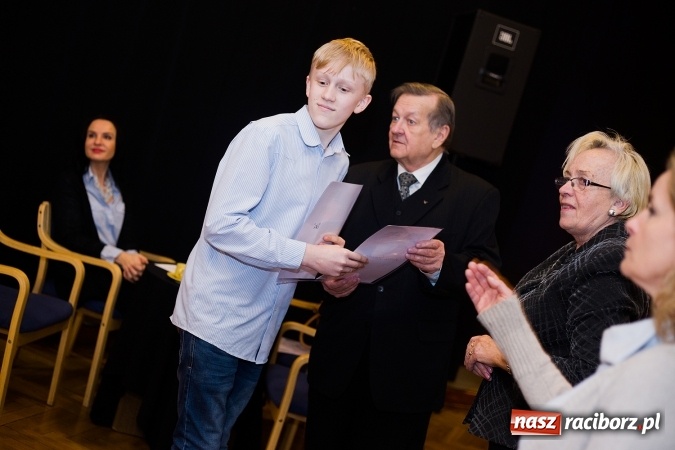 Zdjęcie w galerii na portalu naszraciborz.pl: 25. Powiatowy Konkurs Recytatorski Tw&oacute;rczości Adama Mickiewicza i Josepha von Eichendorffa wiadomości z regionu