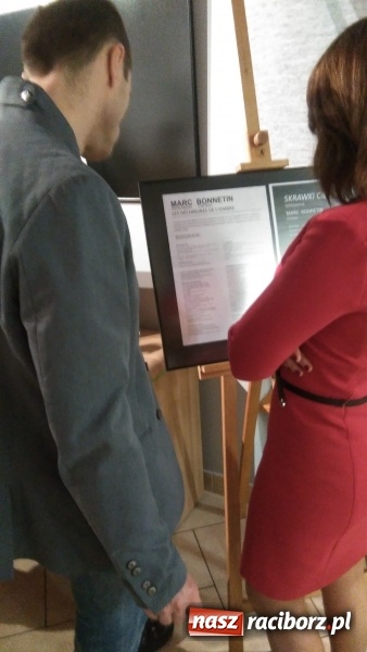 Zdjęcie w galerii na portalu naszraciborz.pl: Skrawki cienia – francuski artysta w Galerii OBOK wiadomości z regionu