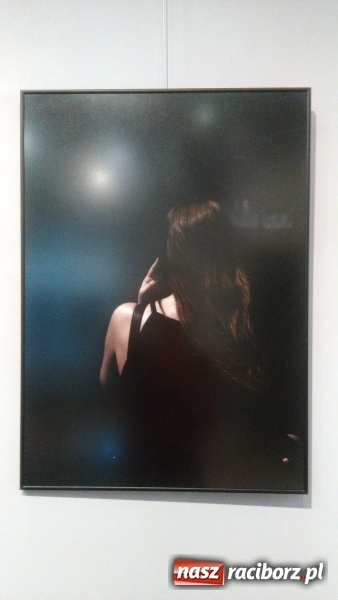 Zdjęcie w galerii na portalu naszraciborz.pl: Skrawki cienia – francuski artysta w Galerii OBOK wiadomości z regionu