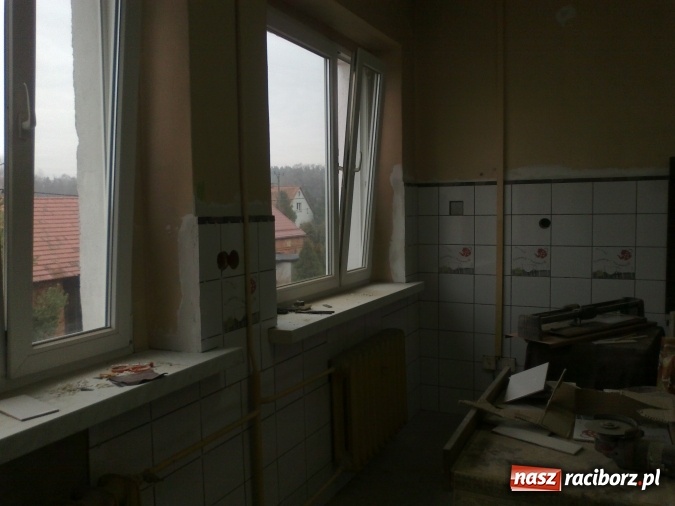 Zdjęcie w galerii na portalu naszraciborz.pl: Burmistrz przeciął wstęgę - można gotować wiadomości z regionu