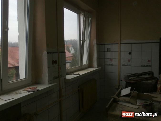 Zdjęcie w galerii na portalu naszraciborz.pl: Burmistrz przeciął wstęgę - można gotować wiadomości z regionu