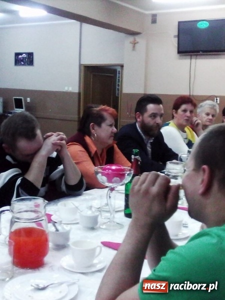 Zdjęcie w galerii na portalu naszraciborz.pl: Burmistrz przeciął wstęgę - można gotować wiadomości z regionu