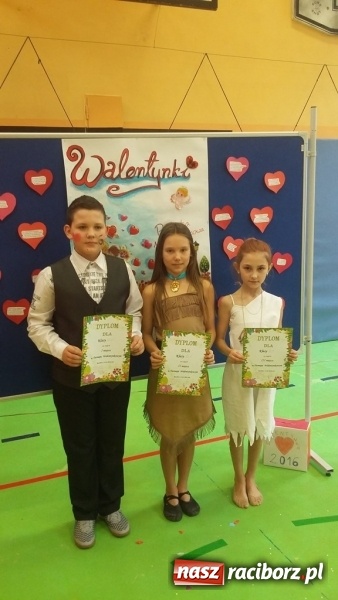 Zdjęcie w galerii na portalu naszraciborz.pl: W szkole przy Staszica witali ferie turniejem walentynkowym wiadomości z regionu