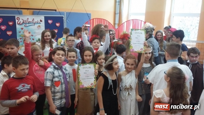 Zdjęcie w galerii na portalu naszraciborz.pl: W szkole przy Staszica witali ferie turniejem walentynkowym wiadomości z regionu