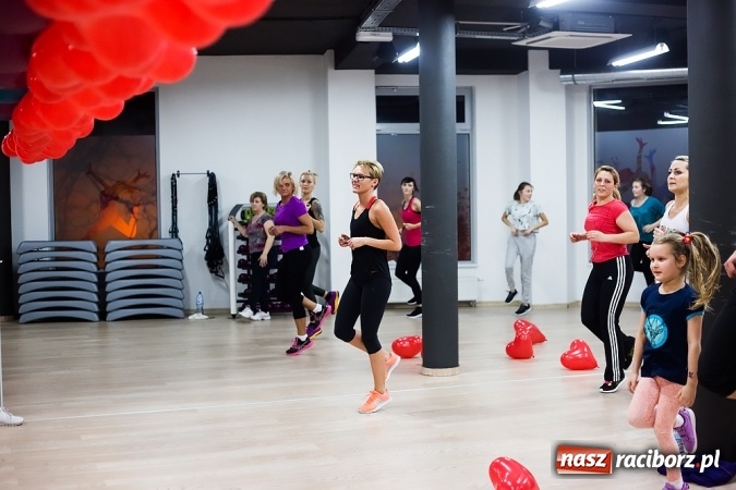 Zdjęcie w galerii na portalu naszraciborz.pl: Walentynkowy Maraton Fitness w Brooklyn Gym wiadomości z regionu