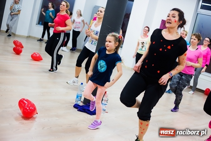 Zdjęcie w galerii na portalu naszraciborz.pl: Walentynkowy Maraton Fitness w Brooklyn Gym wiadomości z regionu
