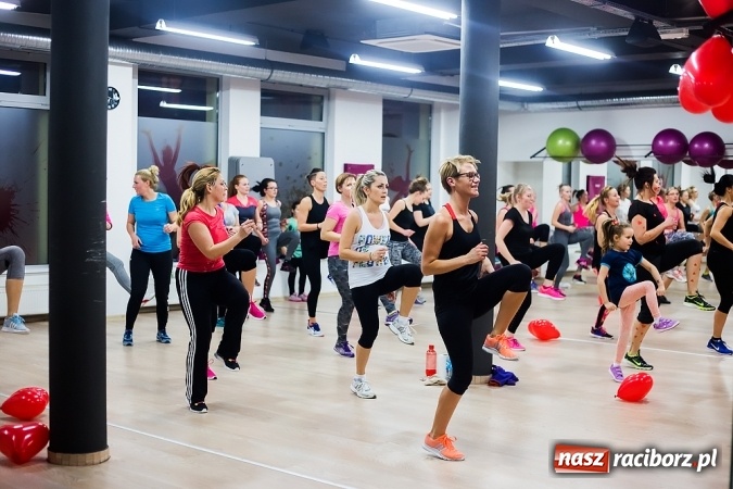 Zdjęcie w galerii na portalu naszraciborz.pl: Walentynkowy Maraton Fitness w Brooklyn Gym wiadomości z regionu