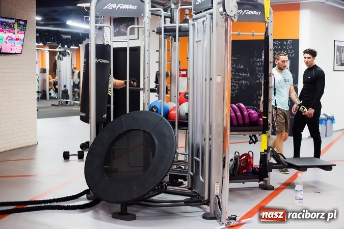 Zdjęcie w galerii na portalu naszraciborz.pl: Walentynkowy Maraton Fitness w Brooklyn Gym wiadomości z regionu