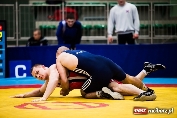 Zdjęcie w galerii na portalu naszraciborz.pl: Puchar Polski Seniorów w zapasach w stylu klasycznym w Arenie Rafako wiadomości z regionu