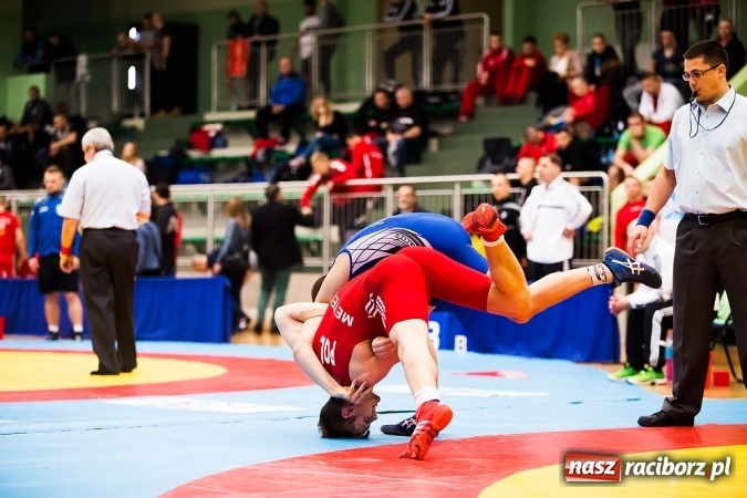 Zdjęcie w galerii na portalu naszraciborz.pl: Puchar Polski Seniorów w zapasach w stylu klasycznym w Arenie Rafako wiadomości z regionu