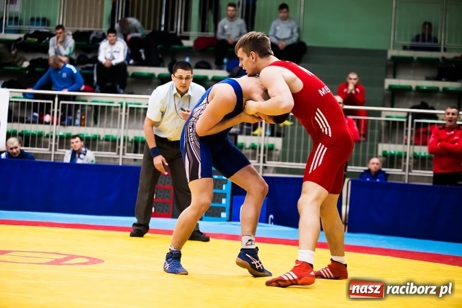 Zdjęcie w galerii na portalu naszraciborz.pl: Puchar Polski Seniorów w zapasach w stylu klasycznym w Arenie Rafako wiadomości z regionu
