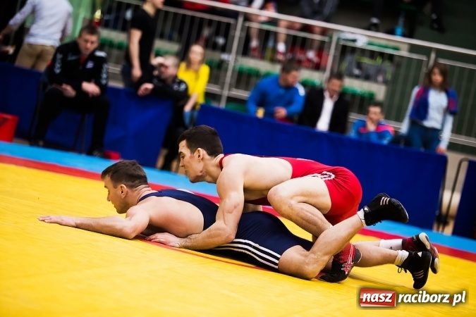Zdjęcie w galerii na portalu naszraciborz.pl: Puchar Polski Seniorów w zapasach w stylu klasycznym w Arenie Rafako wiadomości z regionu